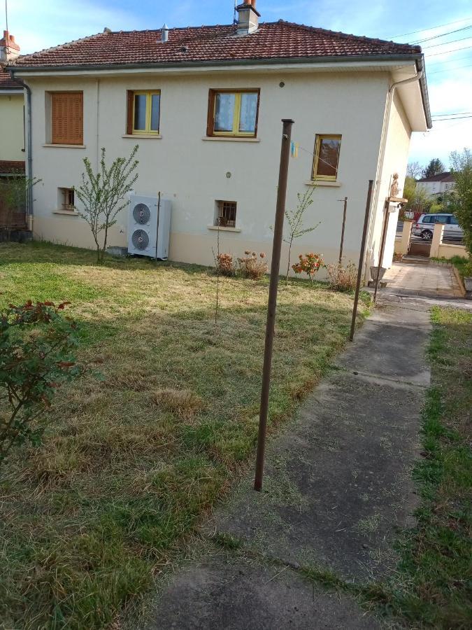 Maison Entiere Avec Parking, Garage Et Jardin Montlucon Luaran gambar